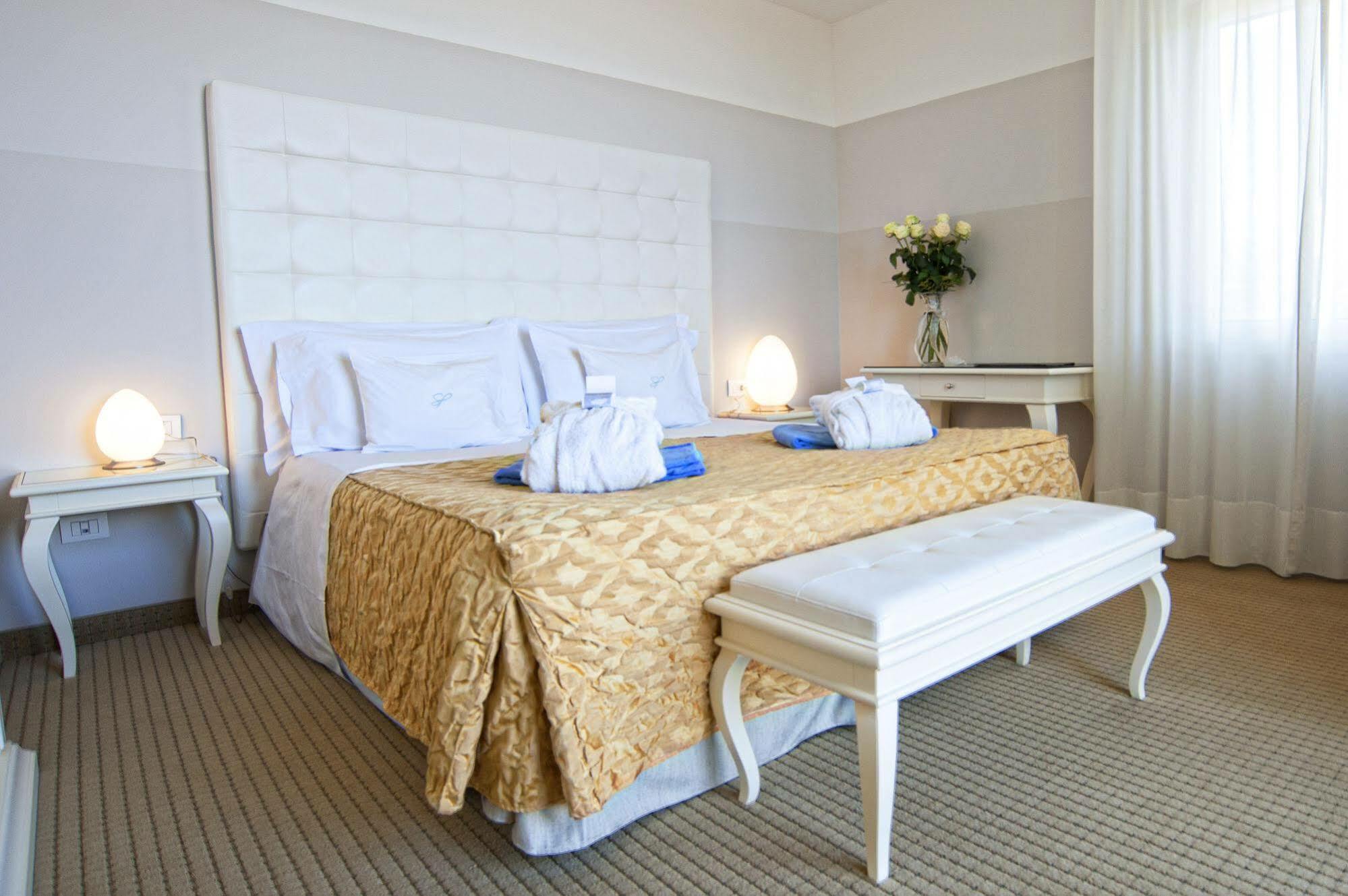 Palace Hotel San Pietro Bardolino Kültér fotó
